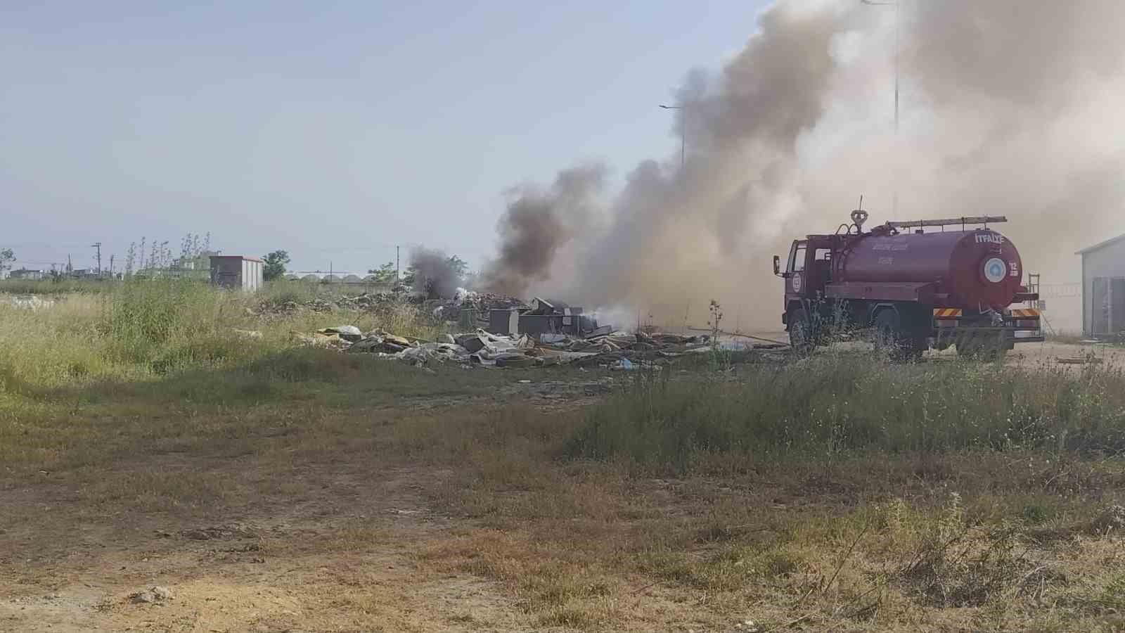 bos araziye dokulen coplerin sebep oldugu yangin korkuttu 5 usetKGCV