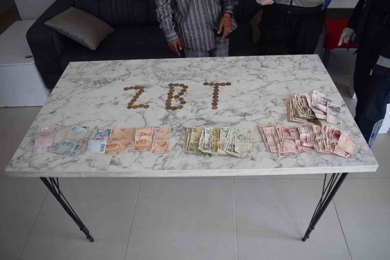 bos cebi olmayan dilencinin uzerinden 2 bin tl para cikti 2 18B8Ifzl