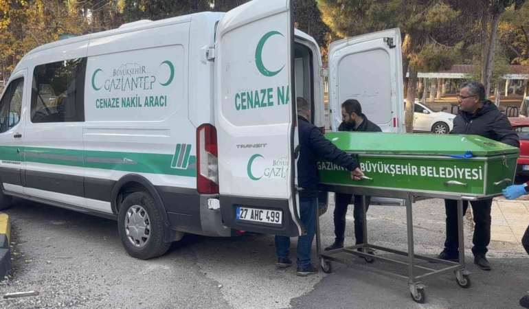 bosandigi-esi-tarafindan-oldurulen-kadinin-cenazesi-morga-kaldirildi-J6LkTddq.jpg