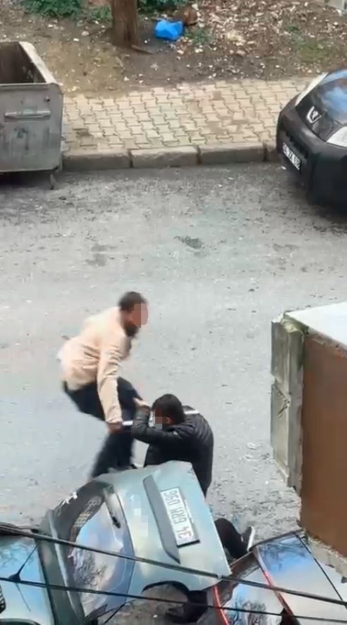 bosanma asamasinda oldugu esinin sevgilisine sokakta bicakla saldirdi 1
