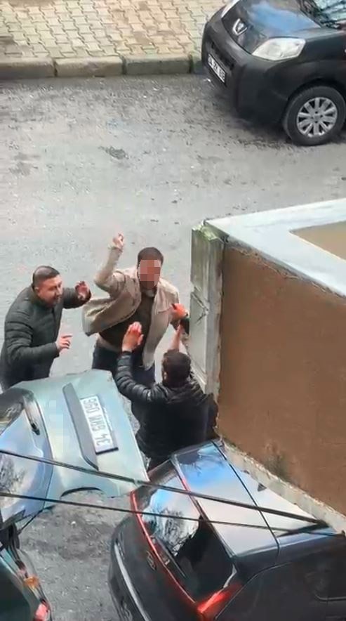 bosanma asamasinda oldugu esinin sevgilisine sokakta bicakla saldirdi 2 MJ7gmaOk