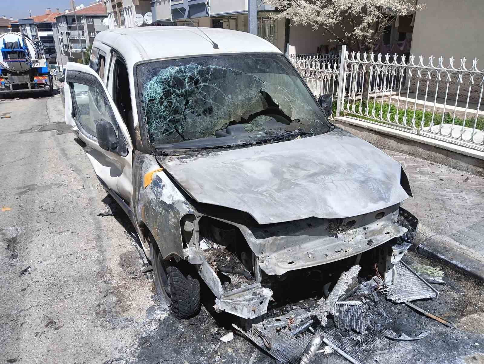 bosanma asamasindaki esi tarafindan evi kursunlandi araci yakildi 2 s9UifgvH