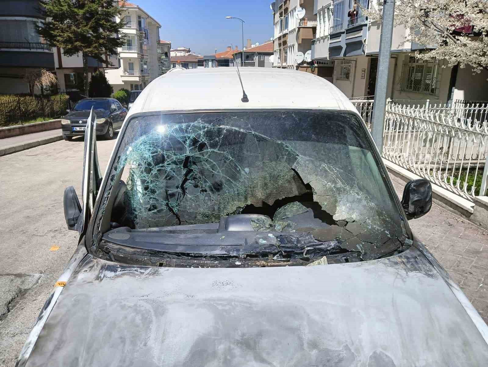 bosanma asamasindaki esi tarafindan evi kursunlandi araci yakildi 3 wNynnXN9
