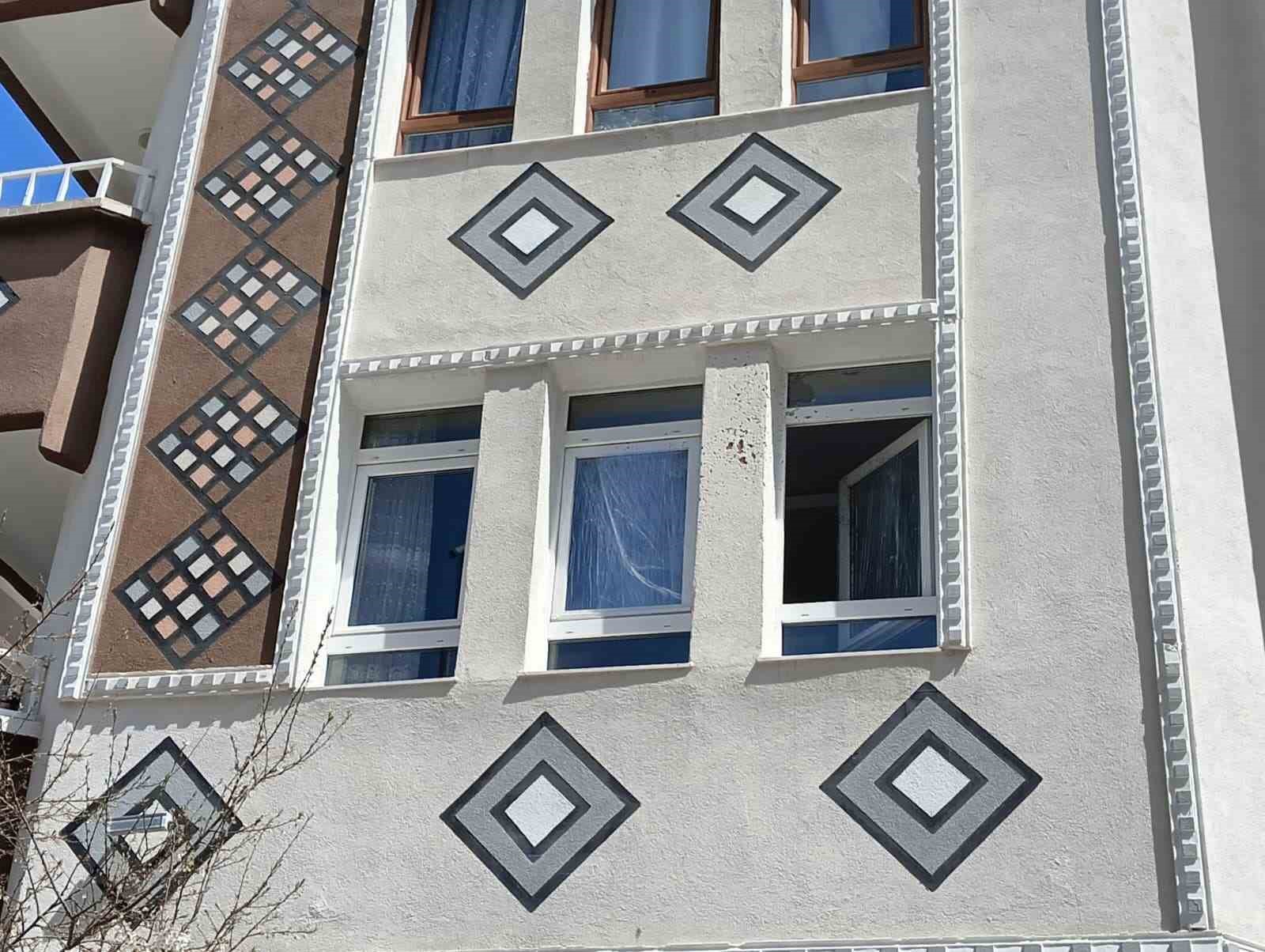 bosanma asamasindaki esi tarafindan evi kursunlandi araci yakildi 5 B2FzHA4F