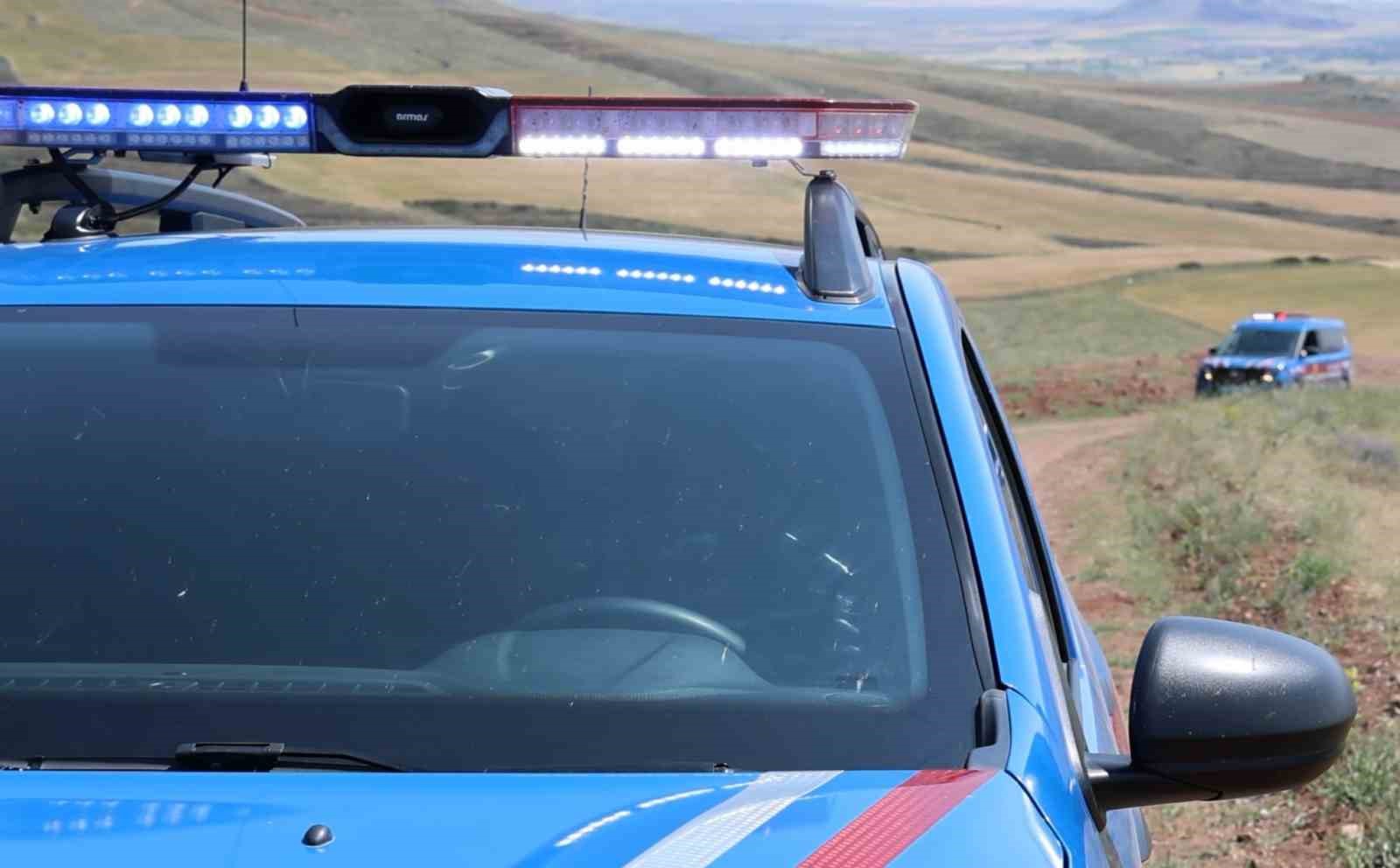 bosanma asamasindaki esini babasinin mezari basinda oldurdu baldizini agir yaraladi 2