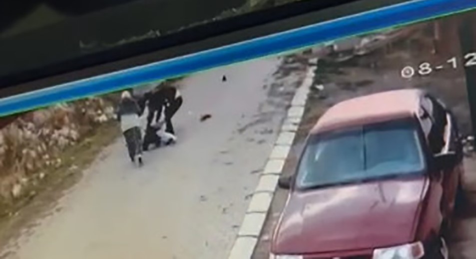 bosanma asamasindaki esini bicakladi 1 NEdXhFL8