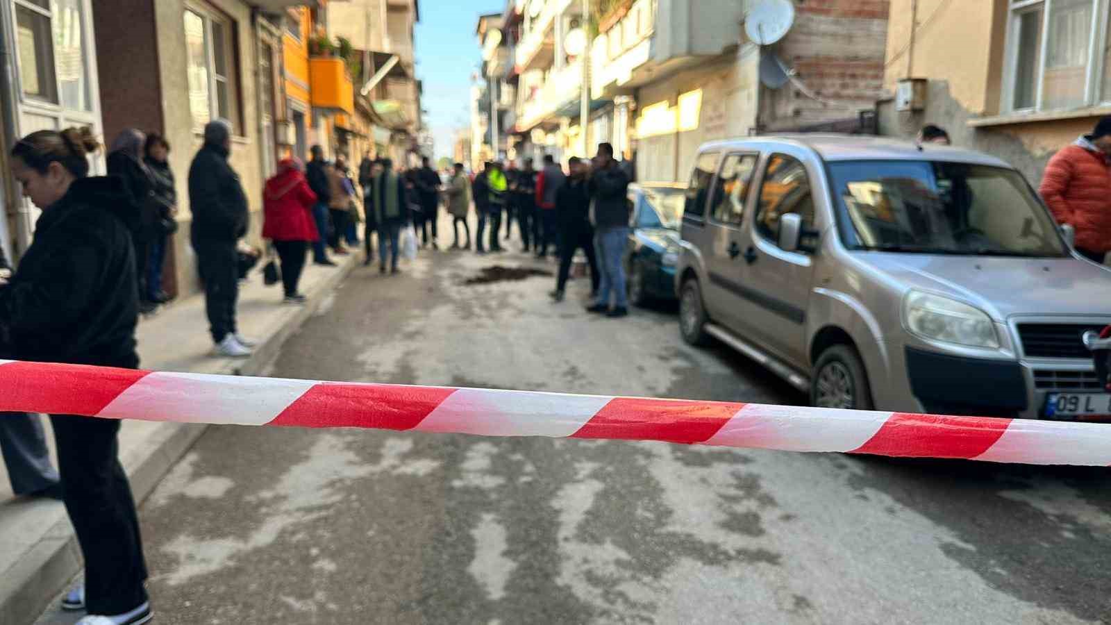 Boşanma aşamasındaki eşini sokak ortasında öldürdü 4 bosanma asamasindaki esini sokak ortasinda oldurdu 0 Hyr3OXGg