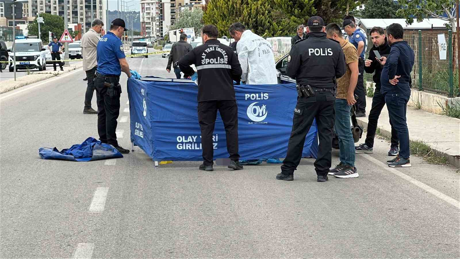 bosanma asamasindaki esini sokak ortasinda olduren zanlinin kardesiyle mesajlasmasi ortaya cikti 3 4UX9qcUg