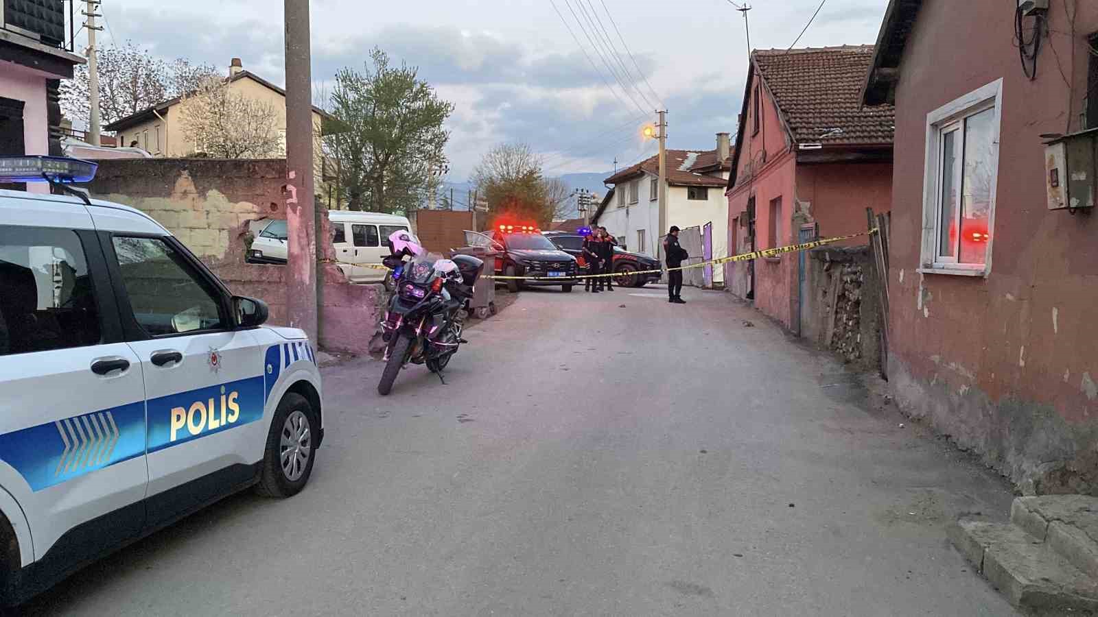 Boşanma aşamasındaki eşinin evine tabancayla ateş açtı 8 bosanma asamasindaki esinin evine tabancayla ates acti 4 nOfB6SKD
