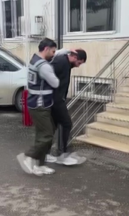 bosanma asamasindaki esinin evine zarar veren koca adliyeye sevk edildi 1 nYdgOjWY