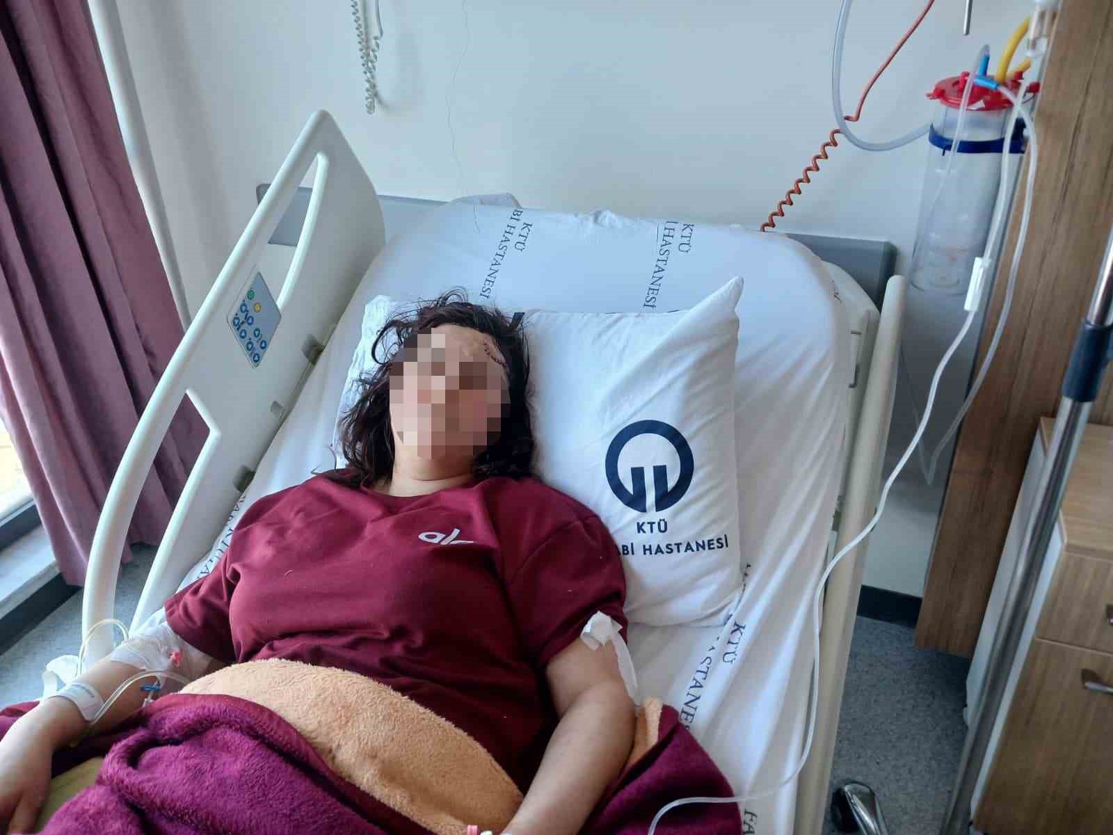 Boşanma aşamasındaki kocasından bıçaklı saldırıya uğrayan kadın tedavi altında 5 bosanma asamasindaki kocasindan bicakli saldiriya ugrayan kadin tedavi altinda 1 3jpWGj8m