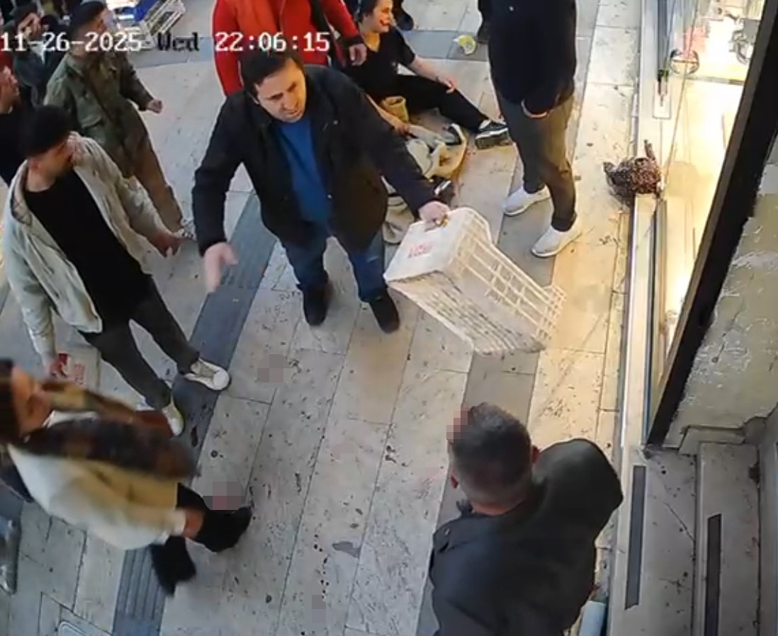 Boşanma aşamasındaki kocasından bıçaklı saldırıya uğrayan kadın tedavi altında 9 bosanma asamasindaki kocasindan bicakli saldiriya ugrayan kadin tedavi altinda 5 kTUcjNY6