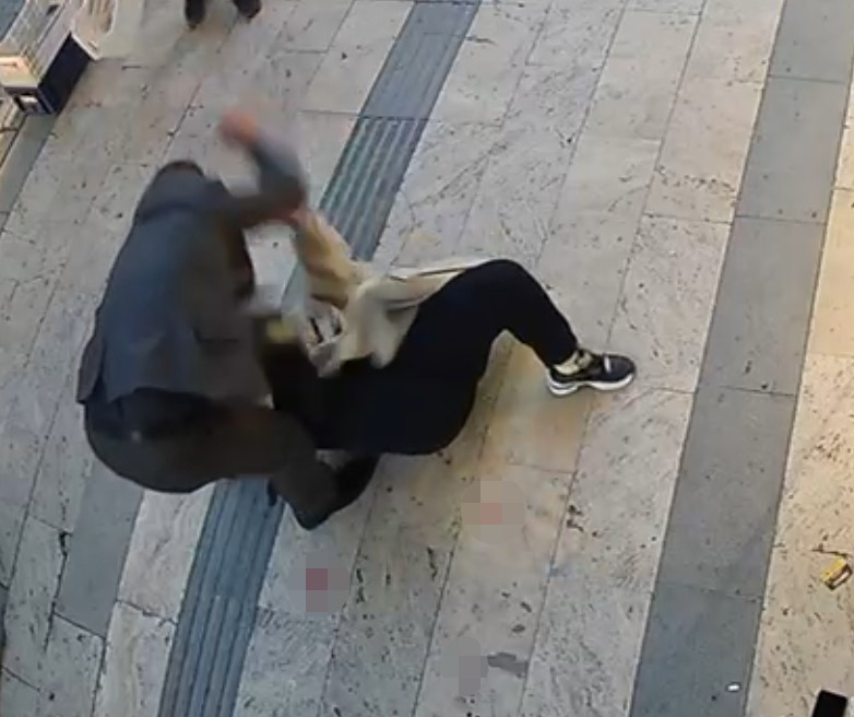 Boşanma aşamasındaki kocasından bıçaklı saldırıya uğrayan kadın tedavi altında 10 bosanma asamasindaki kocasindan bicakli saldiriya ugrayan kadin tedavi altinda 6 n6RtvTM1