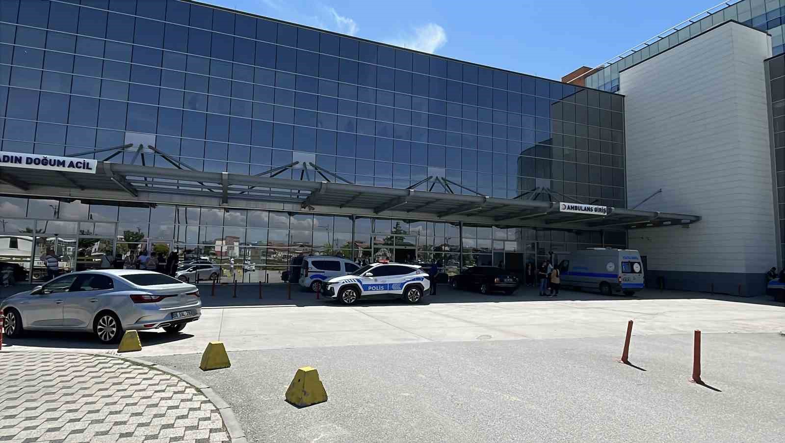bosanma asamasindaki kocasinin agir yaraladigi kadinin tedavisi suruyor 1 errpZ51R