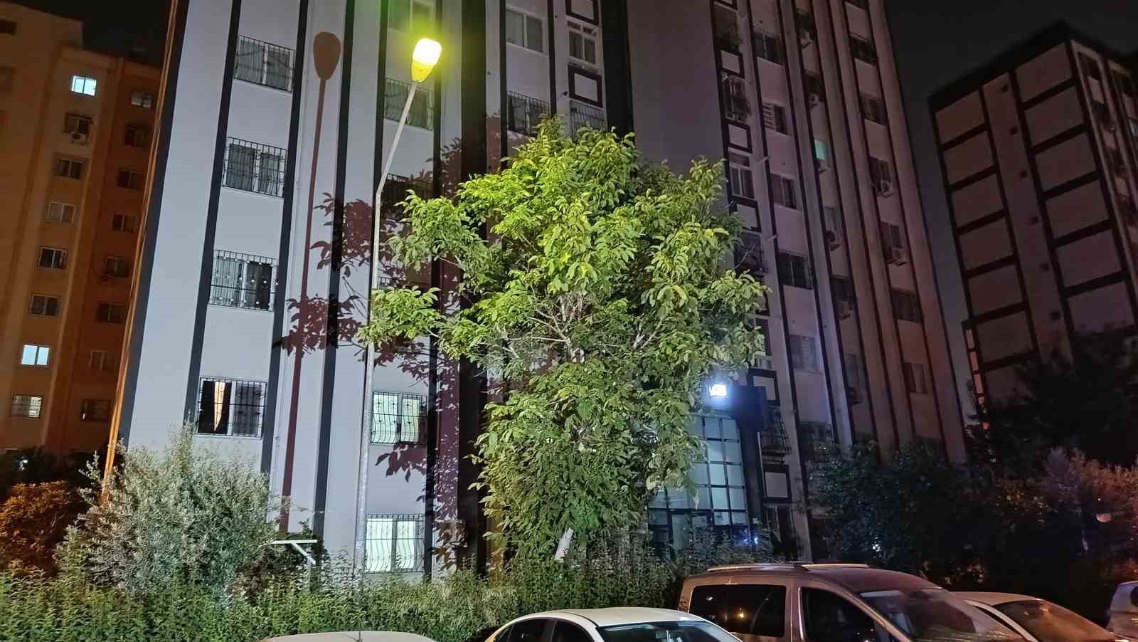 Boşanma kararı kanlı bitti: Karısını uykusunda öldürdü 6 bosanma karari kanli bitti karisini uykusunda oldurdu 2 FkA7AaQ1