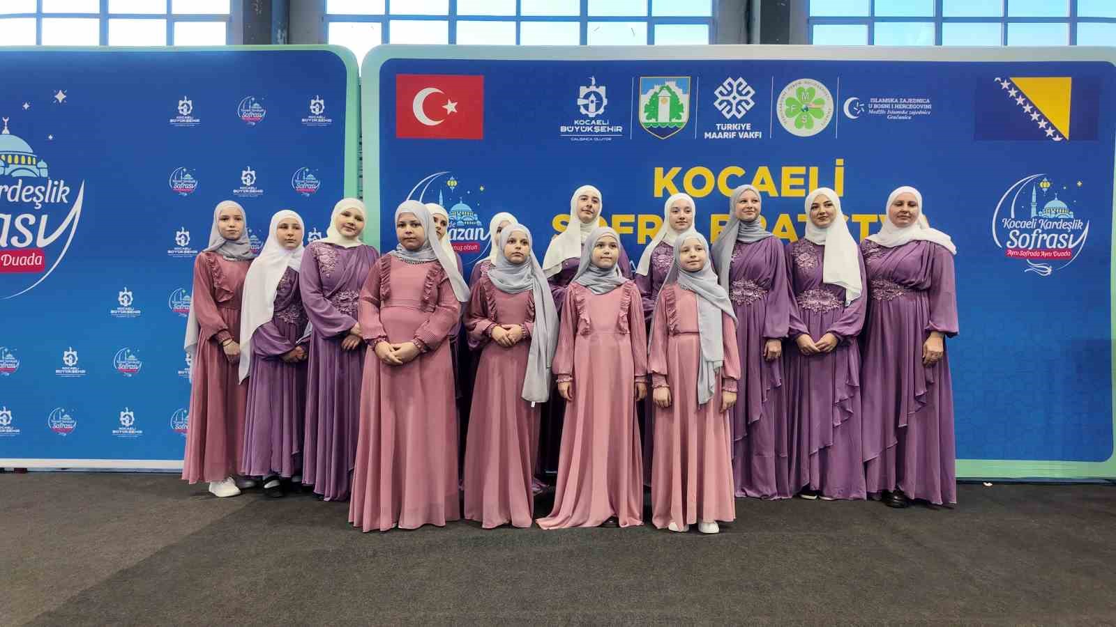 bosna hersek ile turkiye ekmegini iftar sofrasinda paylasti 3 iGLvDYTy