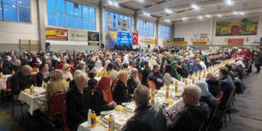 bosna-hersek-ile-turkiye-ekmegini-iftar-sofrasinda-paylasti-GIGrOQHr.jpg