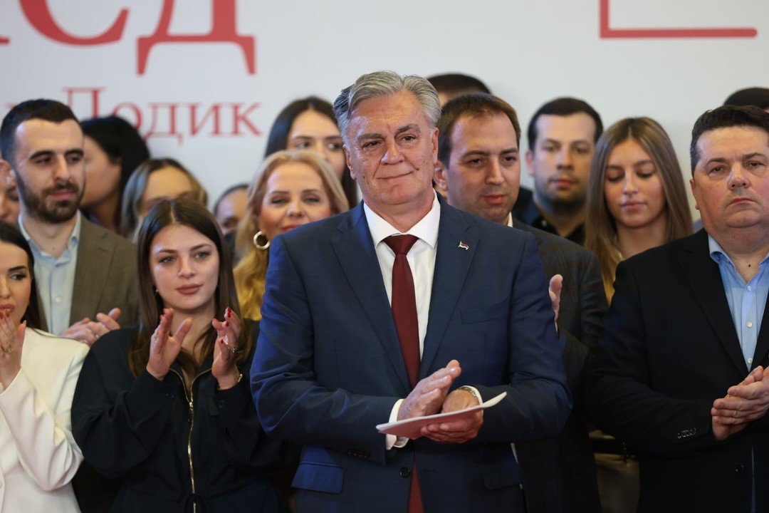 bosna hersekteki sirp cumhuriyeti entitesinde yenilenen baskanlik secimini ayrilikci lider tarafindan desteklenen aday kazandi TIiqGVK3