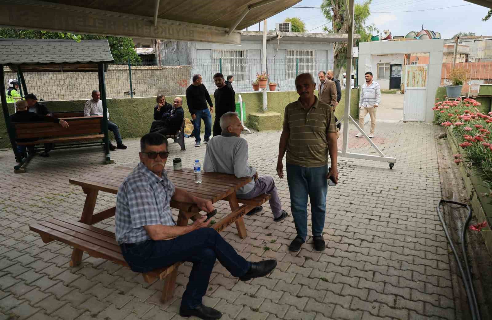 botanik bahceyi andiran cami yeniden sarmasiklarina kavustu 6