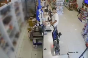 boyle-gaspci-gorulmedi-marketten-parayi-alip-kacti-icinde-cocuk-olan-otomobili-de-kacirip-yaya-5N7mENsA.jpg