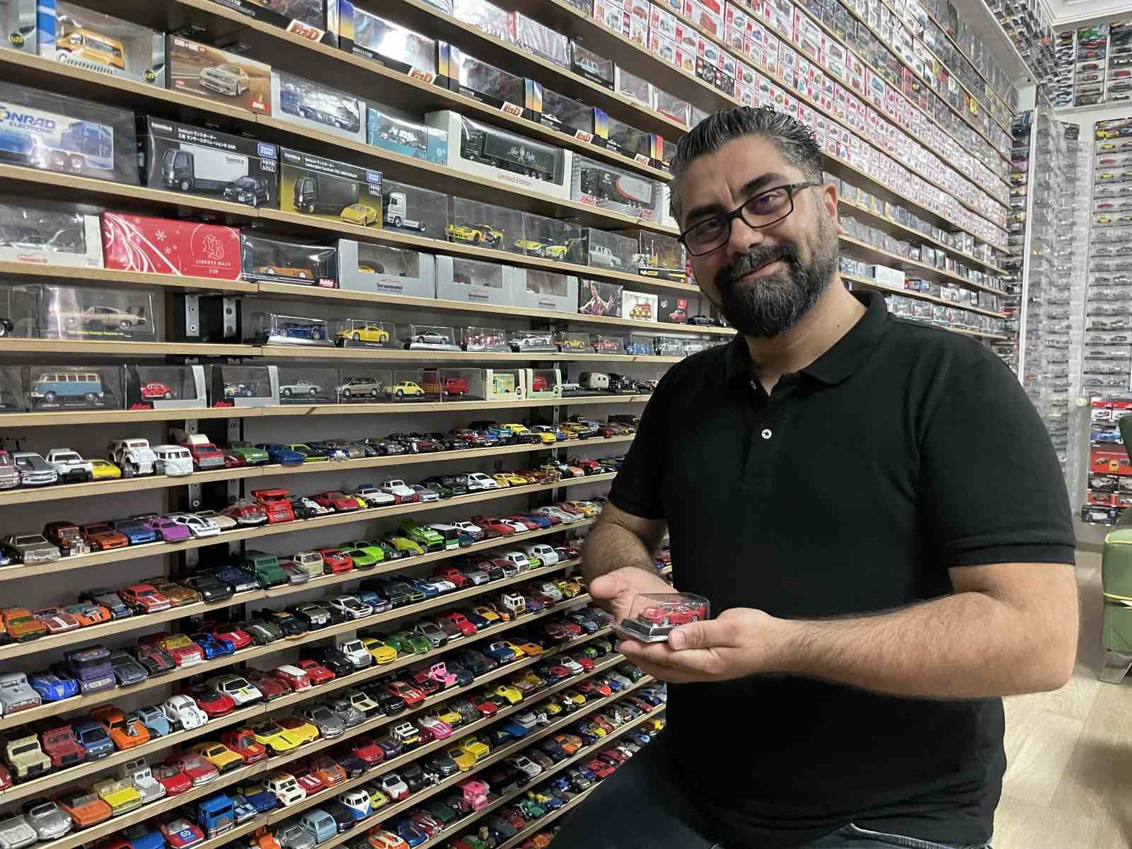 Böylesi görülmedi, evinde 15 bin maket otomobiliyle yaşıyor 4 boylesi gorulmedi evinde 15 bin maket otomobiliyle yasiyor 0 bYSCQv9b