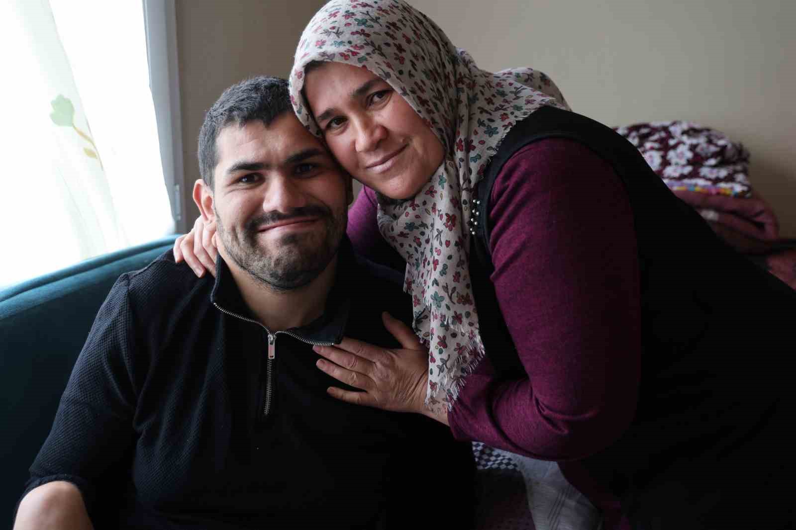 boynuna batan tel engelli birakti 24 yildir mutluluk hayalleri kuruyor 1 zI1RaH58