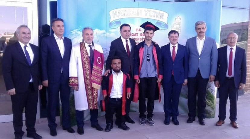 Boyu kısa ama yeteneği büyük: Mesafe tanımadan futbol topuyla her hedefi tutturuyor 5 boyu kisa ama yetenegi buyuk mesafe tanimadan futbol topuyla her hedefi tutturuyor 1 9qLUAE6Y