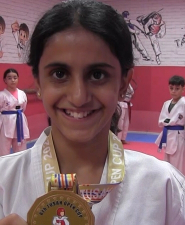 boyu-uzasin-diye-taekwandoya-giden-siirtli-elif-moldovada-aldin-madalya-kazandi-mV6mBZ39.jpg