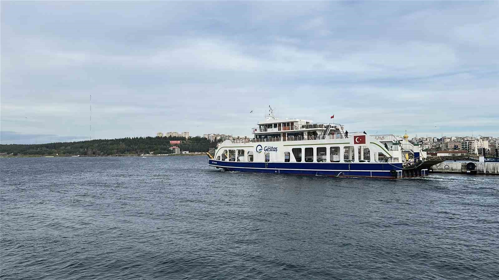 bozcaada ve gokceadaya hafta sonu tum feribot seferleri iptal edildi 4
