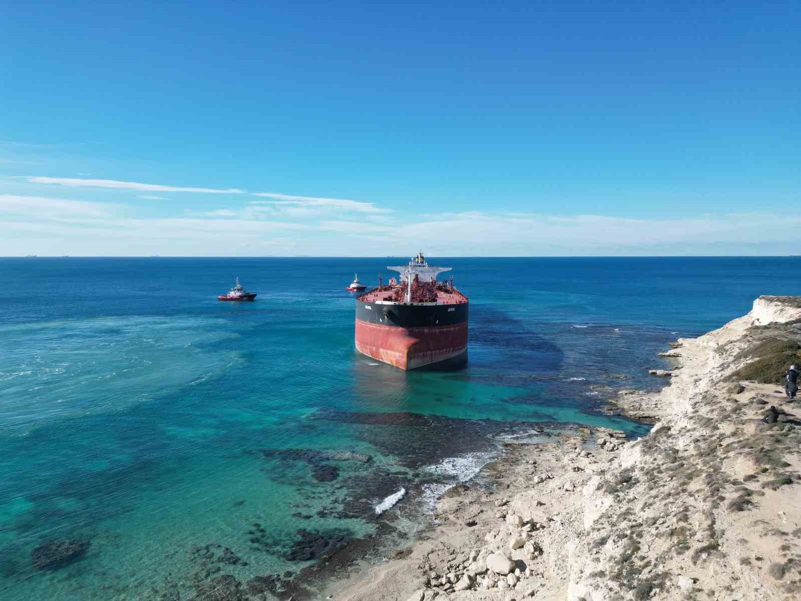 bozcaadada karaya oturan tankerin kurtarma calismalari dron ile goruntulendi 4 WuS1qQgw