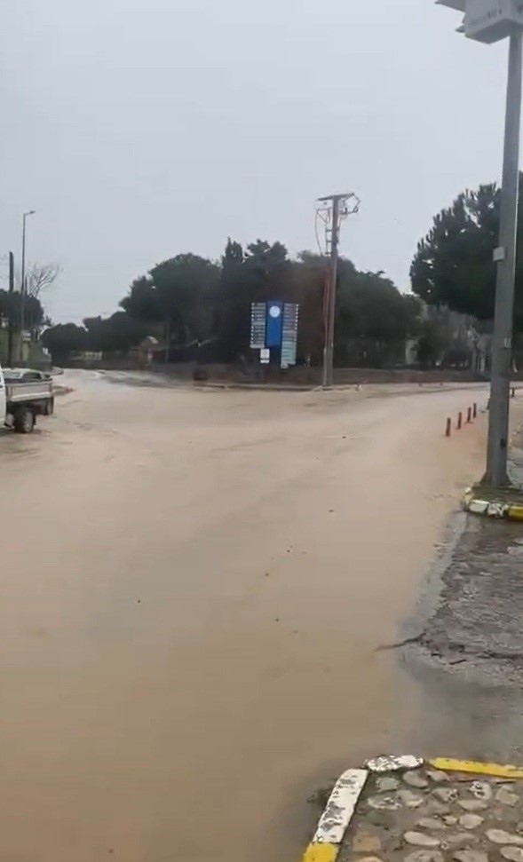 bozcaadada sokaklar gole dondu 2