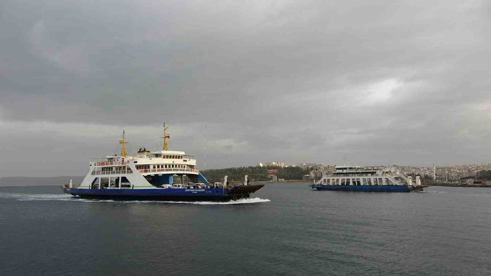 bozcaadaya bugun yapilacak tum feribot seferleri iptal edildi 1 REpkManO