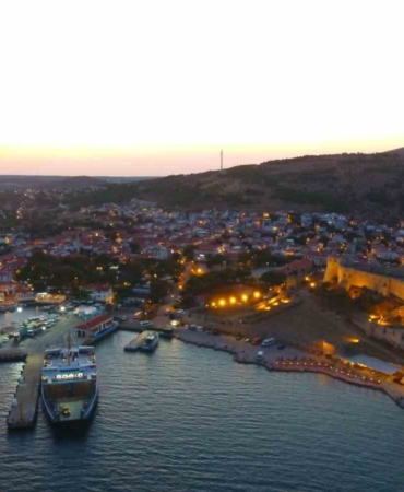 bozcaadaya-yazin-o-araclarin-gecisleri-yasaklandi-dw4INMkJ.jpg