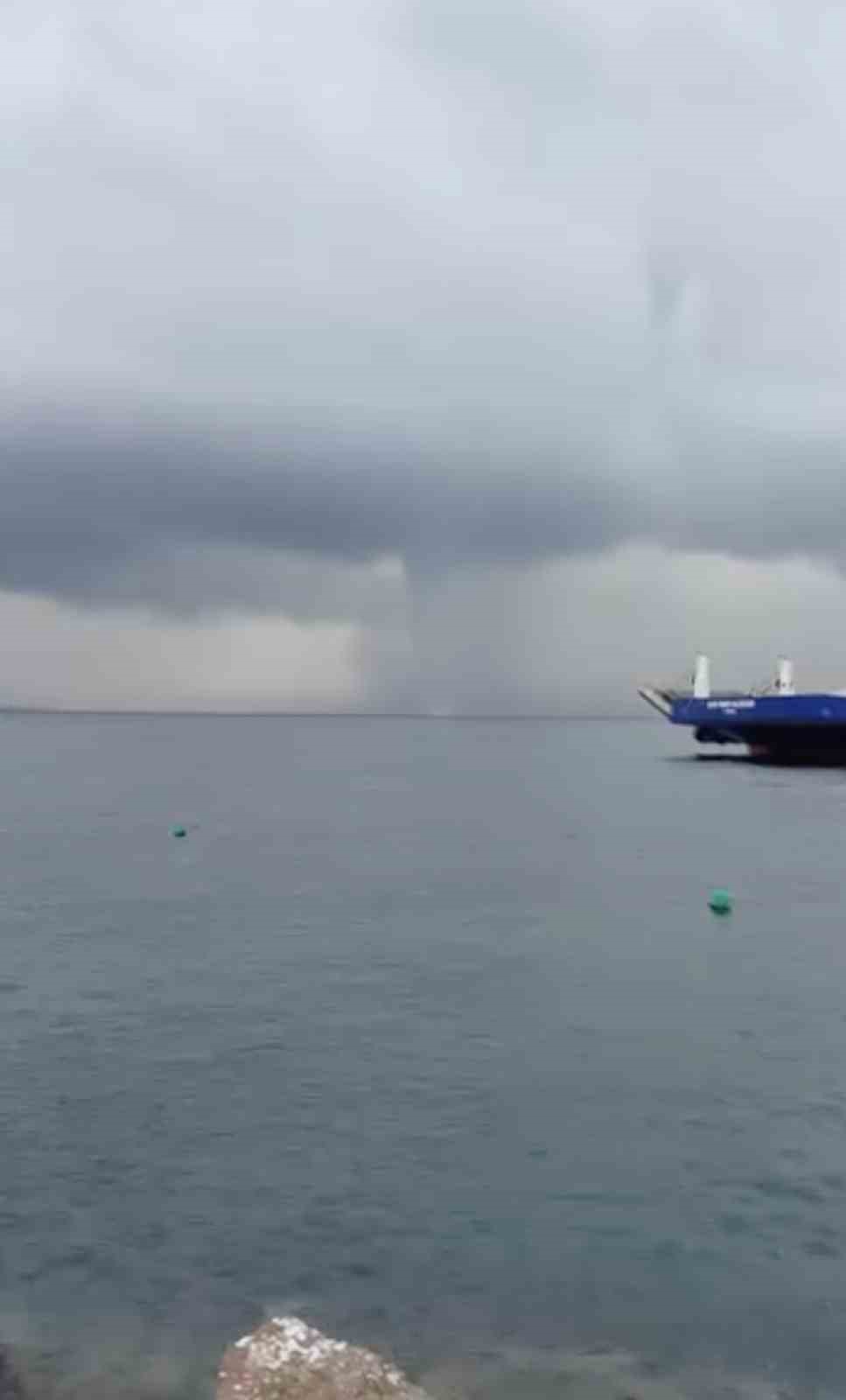bozcada aciklarinda denizde hortum olustu 2 yAhMiBWD