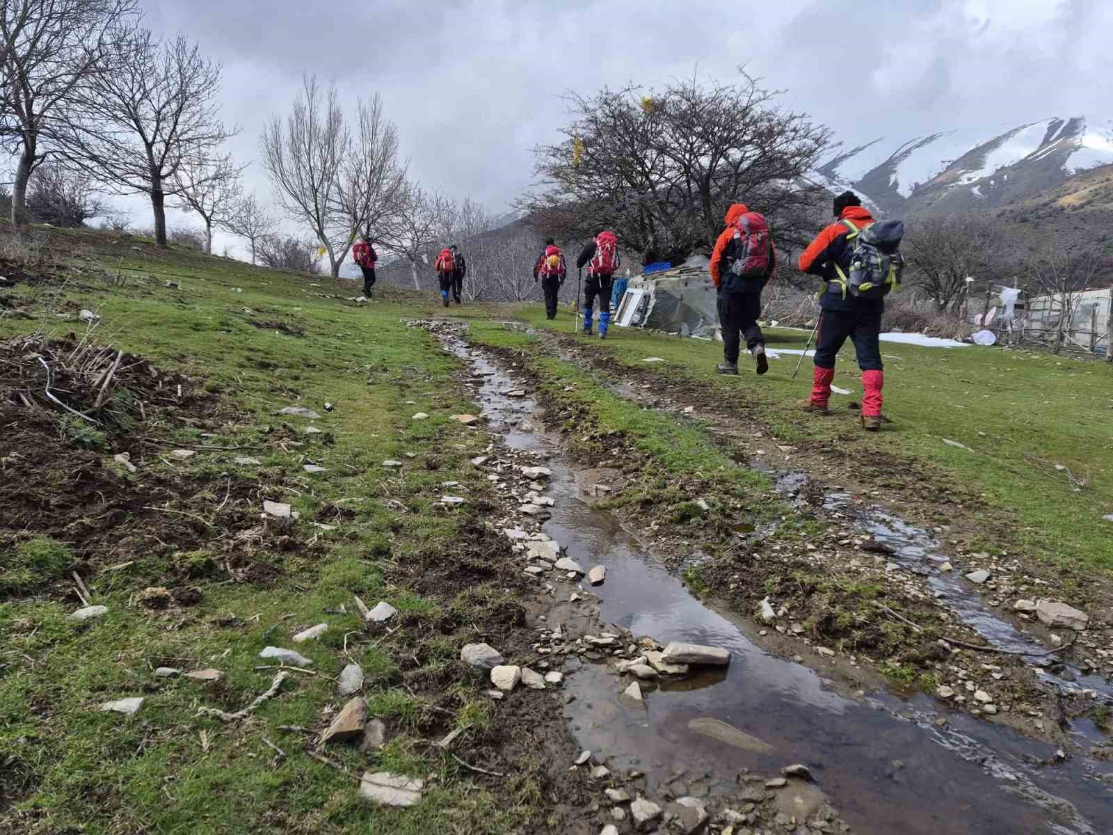 bozdagda kaybolan dagciyi arama calismalari izmire kaydirildi 2 ptDsfHrH