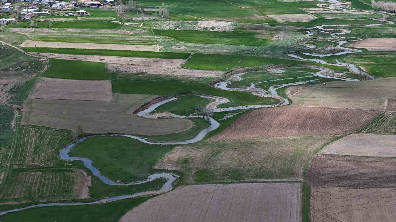 bozkirda nadir gorulen menderes islah oncesi dron ile goruntulendi 0 S1y5W7h2