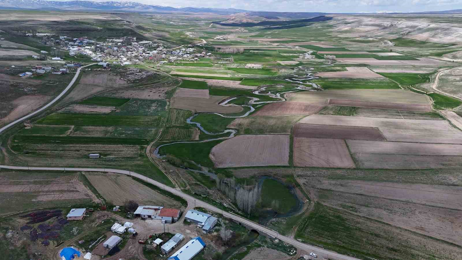 bozkirda nadir gorulen menderes islah oncesi dron ile goruntulendi 5 dZXS9Rya