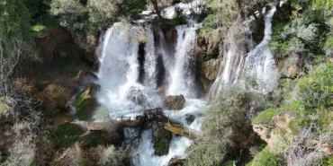 bozkirin-ortasindaki-sakli-cennet-costu-koprusu-yikildi-3AVGxLOY.jpg