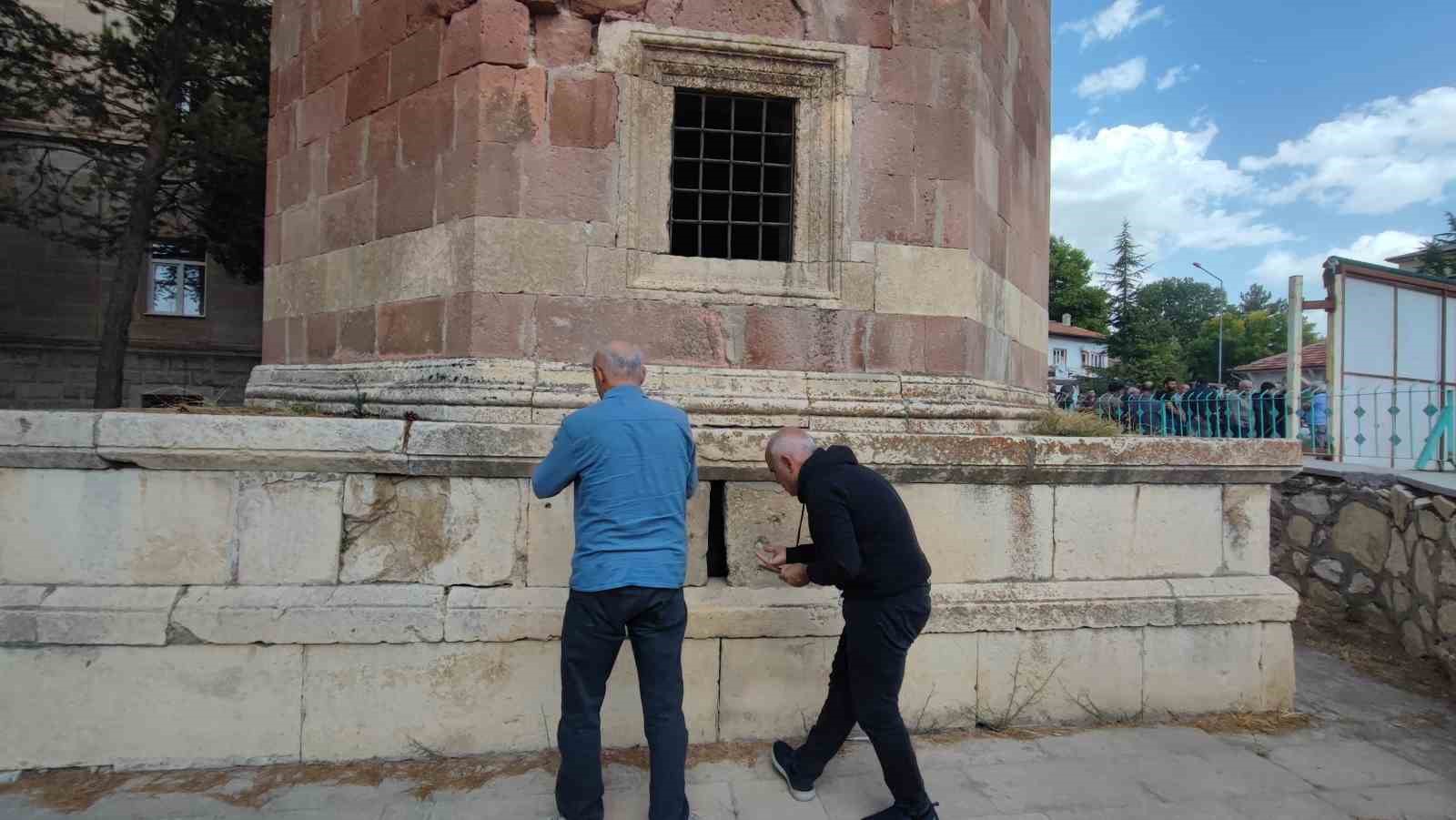 bozokun sessiz tanigi 16 yuzyildan gunumuze cerkez bey turbesi 5 pEEJtIy5