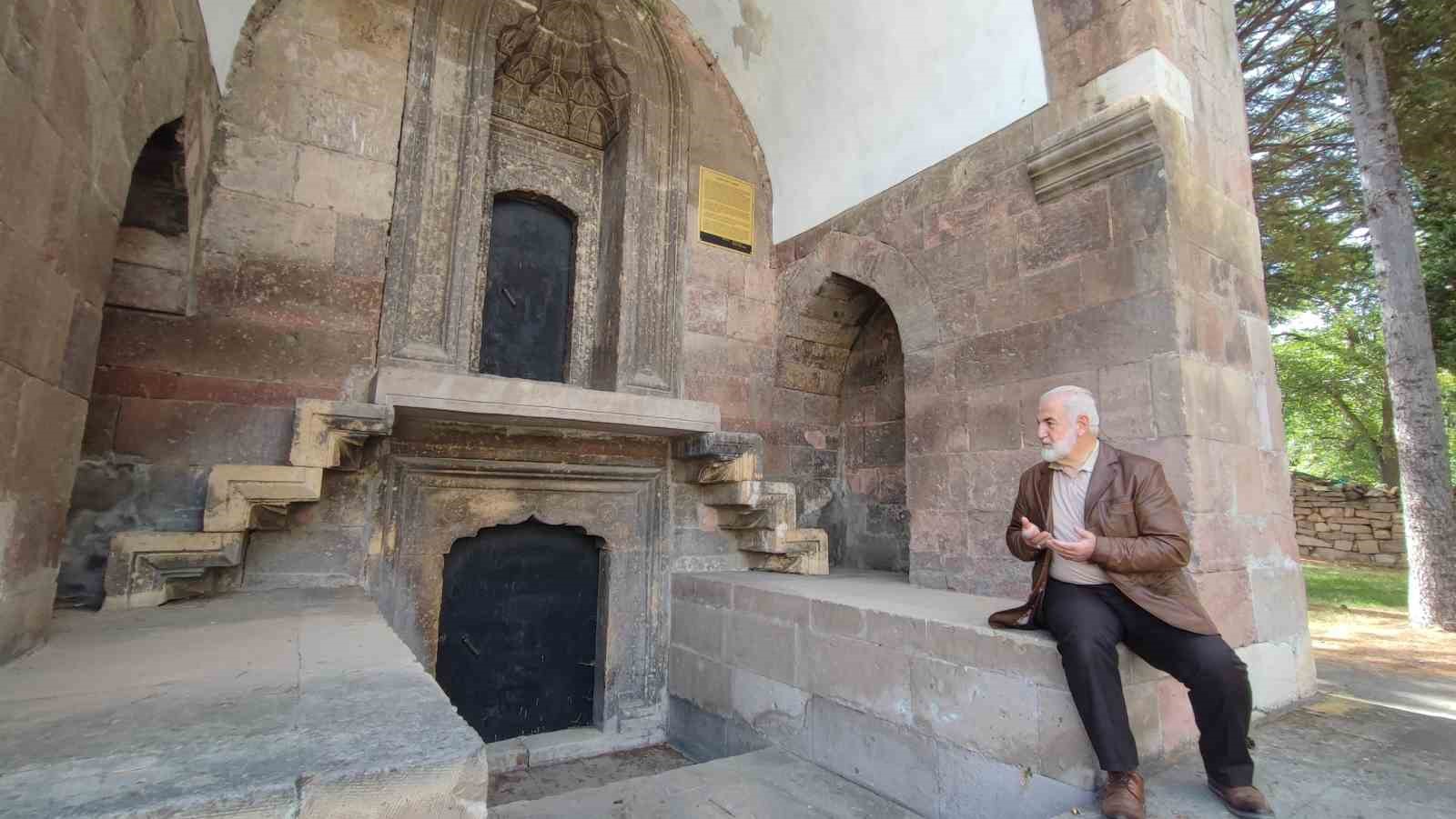 bozokun sessiz tanigi 16 yuzyildan gunumuze cerkez bey turbesi 6 vC7WE46p