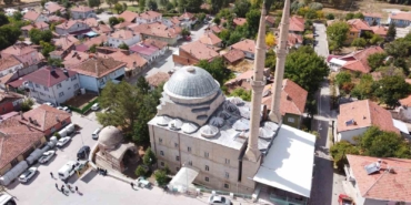 bozokun-sessiz-tanigi-16-yuzyildan-gunumuze-cerkez-bey-turbesi-WdJMzaW1.jpg