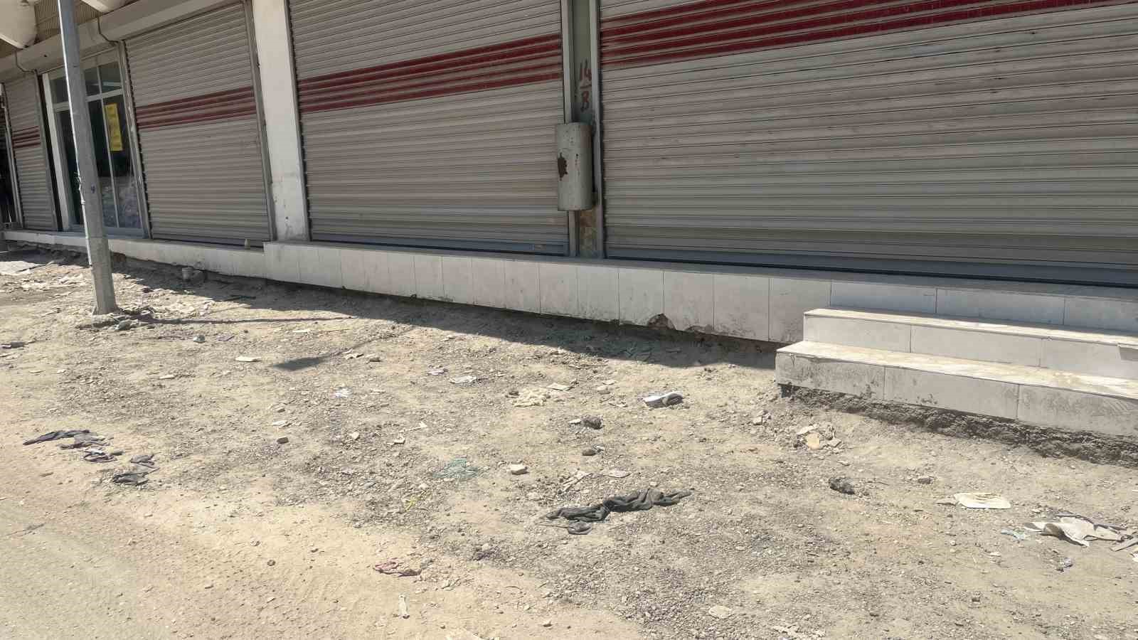 bozuk yollar mahalleliyi isyan ettirdi 0 hkfZUh4n
