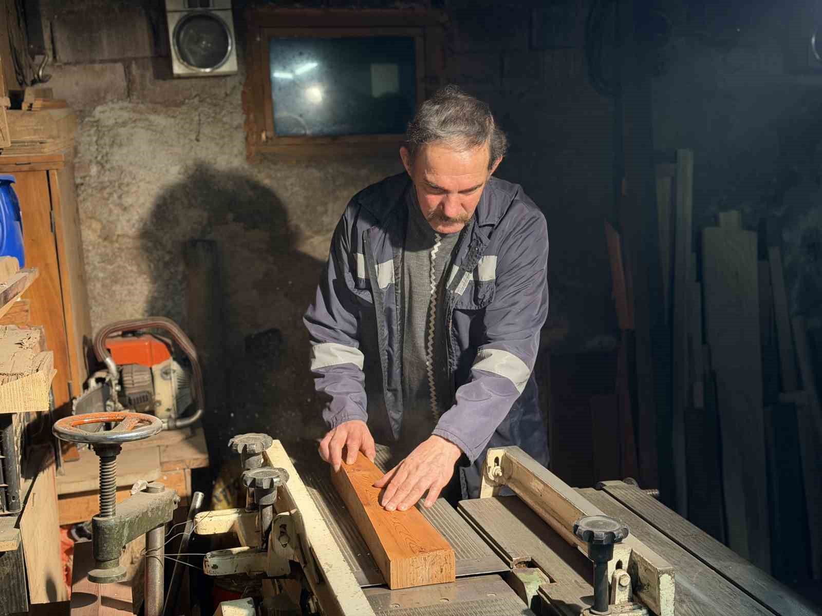 bozulan kemencesini tamir ederken usta oldu 6 TuyTsJJW
