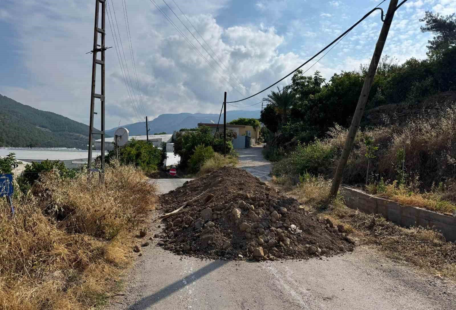 Bozyazı’da yol krizi büyüyor: Alternatif güzergah da kapatıldı 4 bozyazida yol krizi buyuyor alternatif guzergah da kapatildi 0