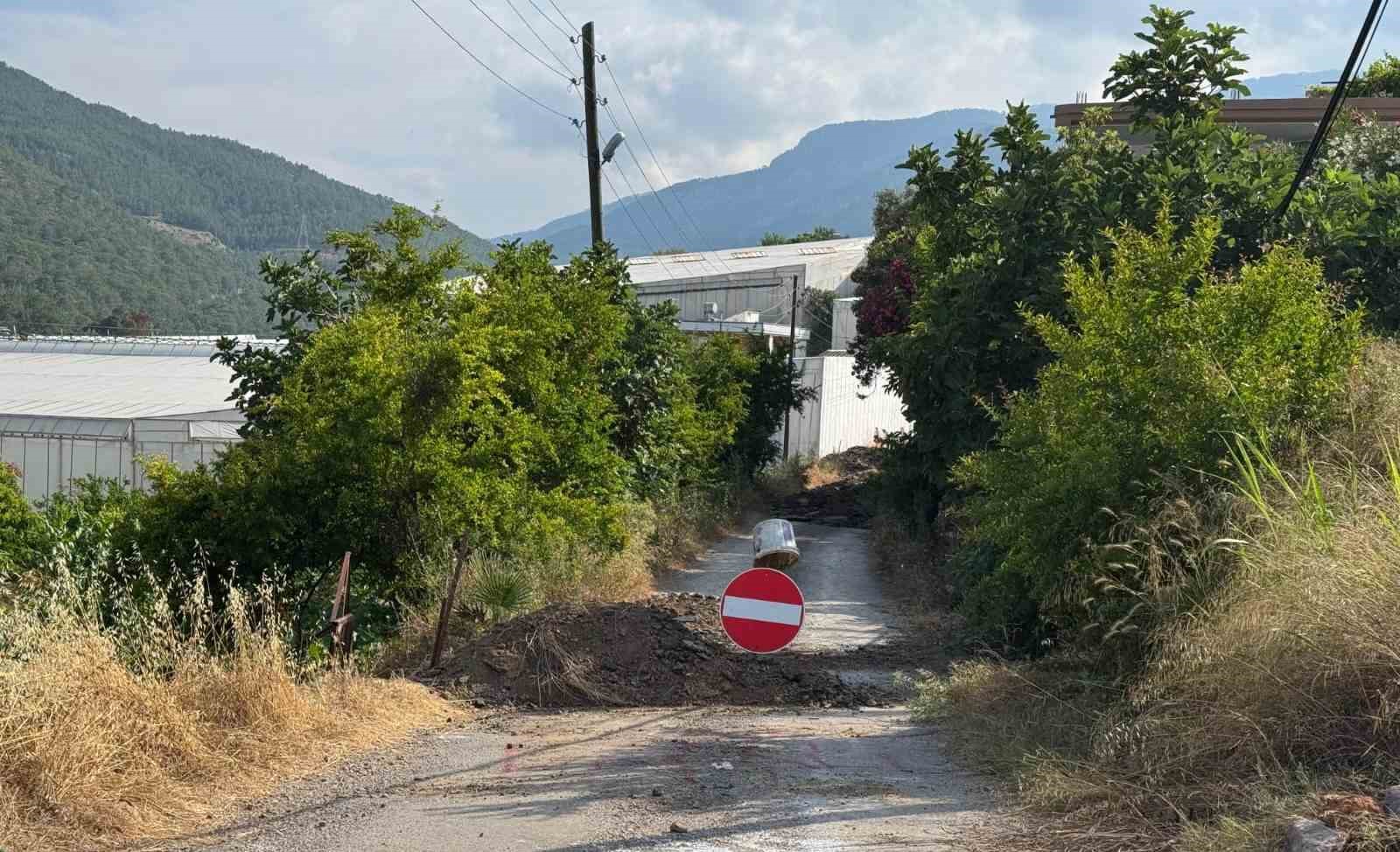 Bozyazı’da yol krizi büyüyor: Alternatif güzergah da kapatıldı 6 bozyazida yol krizi buyuyor alternatif guzergah da kapatildi 2 ICvYXQUy