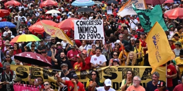brezilyada-binlerce-kisi-bolsonaro-icin-ceza-indirimine-karsi-sokakta-wPBPXmY9.jpg