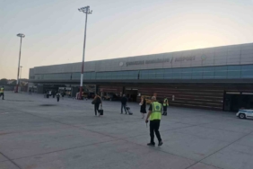 brukselden-gelen-yolcu-ucagi-canakkale-havalimanina-inis-yapti-k2i5fwlR.jpg