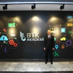 btk-akademi-21-ilde-gelecegin-teknolojileri-icin-egitim-verecek-bfHYvMbF.jpg