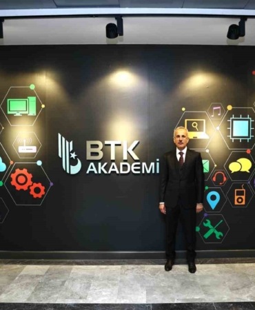 btk-akademi-21-ilde-gelecegin-teknolojileri-icin-egitim-verecek-bfHYvMbF.jpg