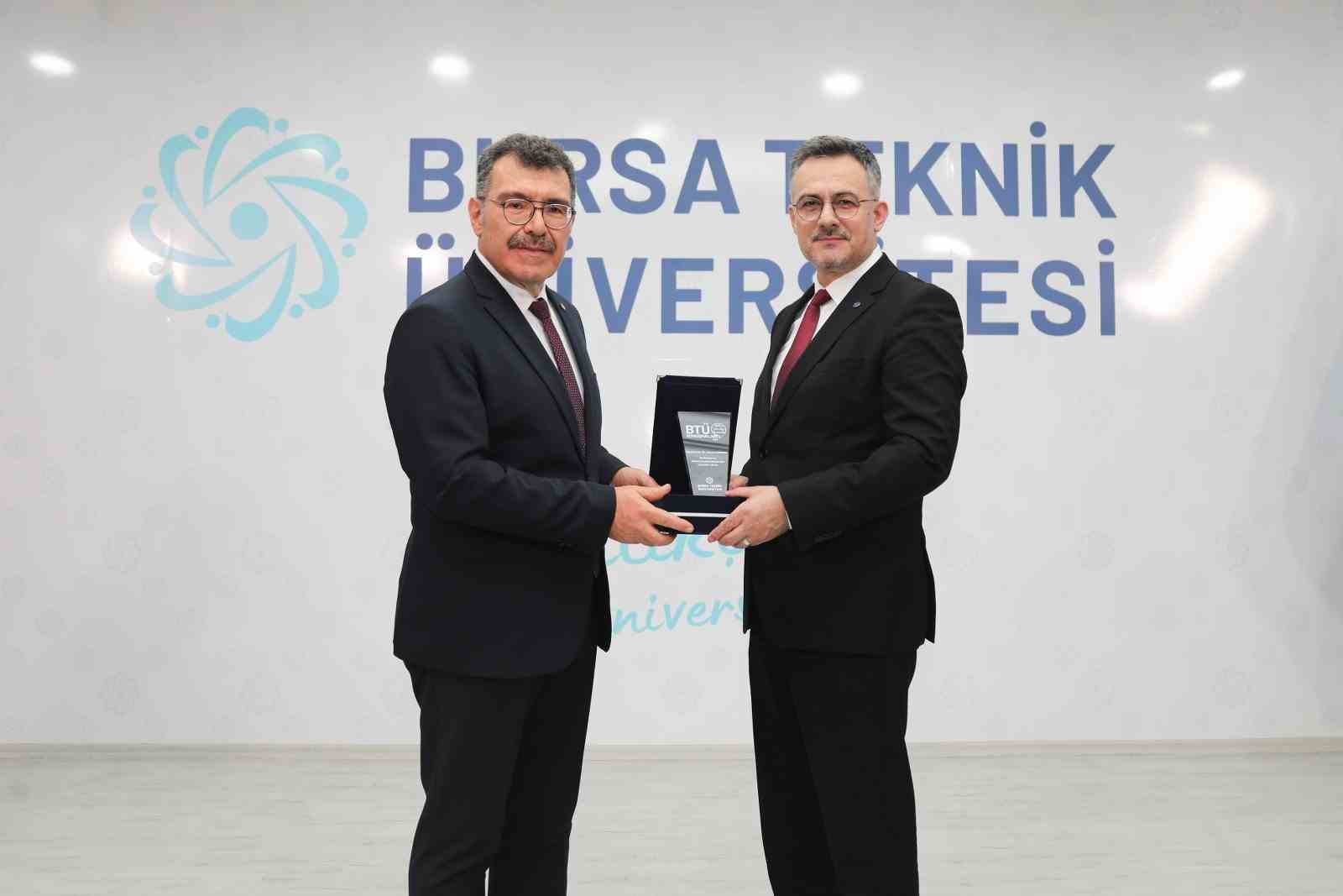 btu konusmalarinda kuresel riskler ve yuksekogretiminin gelecegi ele alindi 2 qjwgEzMM